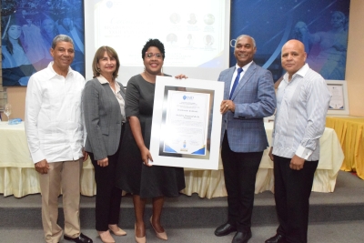 Archivo General de la Nación recibe reconocimiento de la UASD Recinto Santiago por su aporte a la cultura dominicana